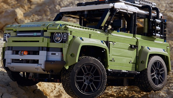 Land Rover Defender z… Lego
