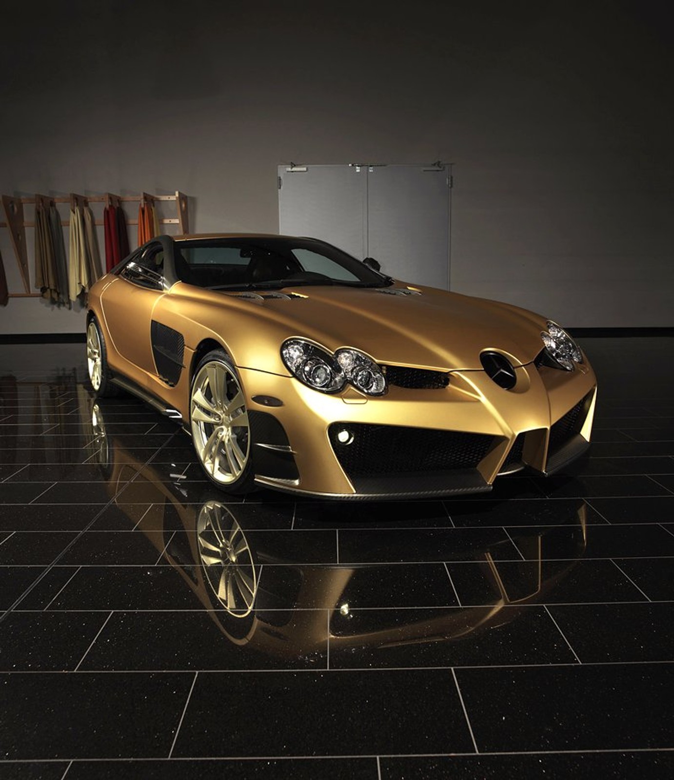 Mansory Renovatio – SLR prawie ze złota (+ tapety)
