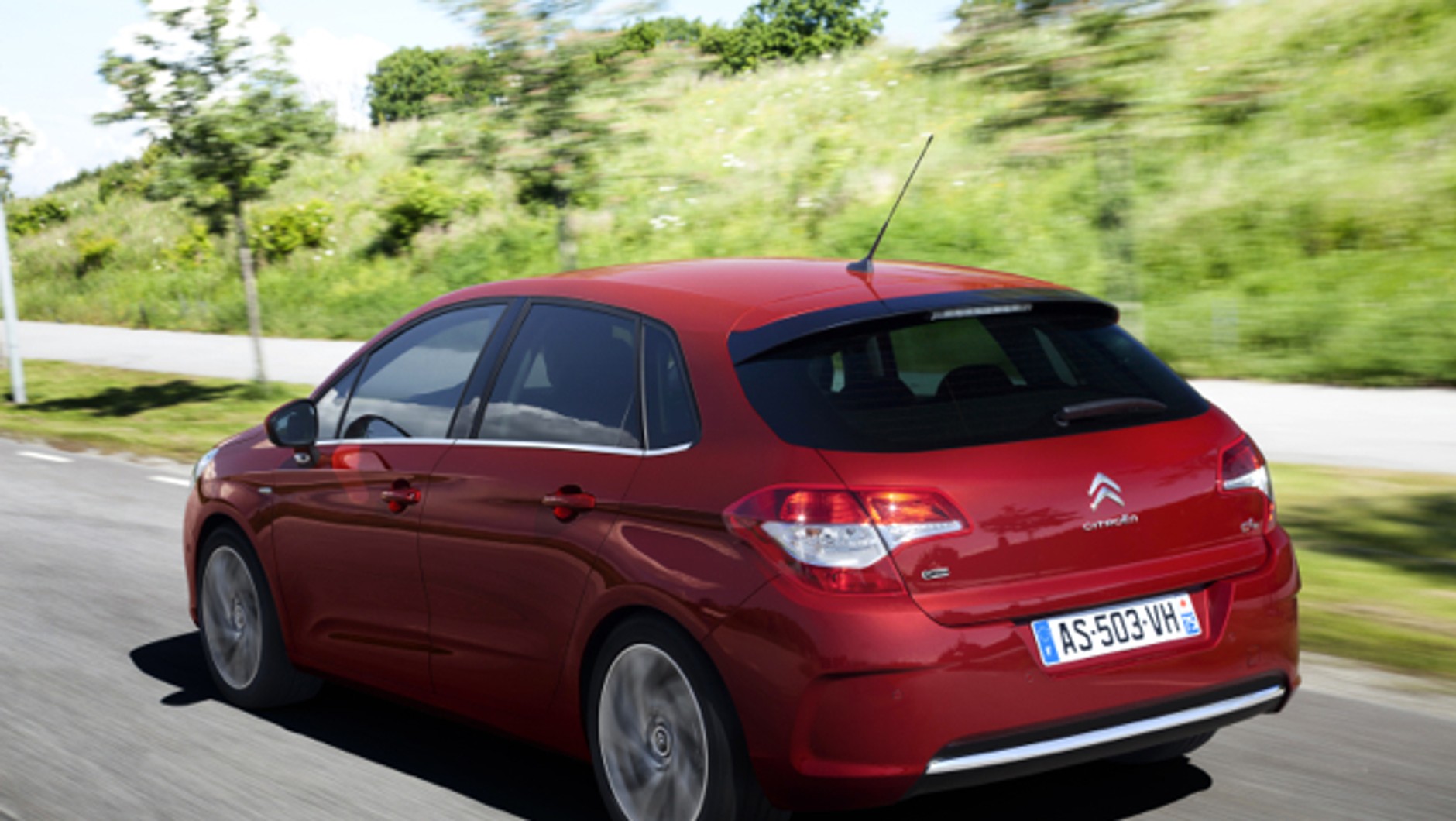 Jak jeździ Citroën C4 z nowym silnikiem e-THP 130?