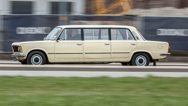 Polski Fiat 125p i FSO Polonez w wersji Long - przedłużane auta z FSO