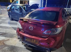 Nocna przejażdżka w Ustce zakończyła się kolizją. Obaj "kierowcy" mieli po 14 lat
