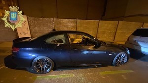 Ktoś niszczył kilofem zaparkowane BMW. Powód zaskoczył chyba nawet policjantów