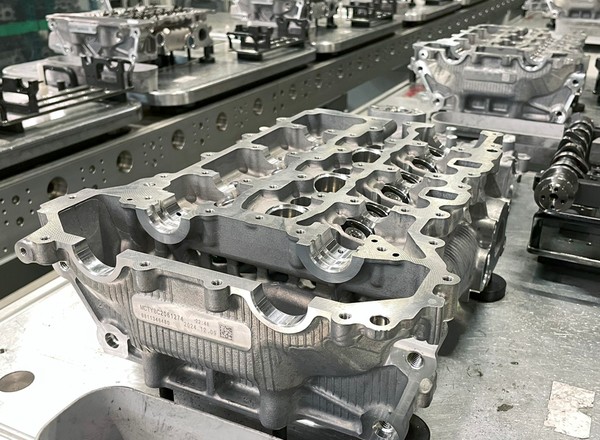 Przestoje i masowe zwolnienia w europejskich fabrykach motoryzacyjnych. Problem także dla Polski