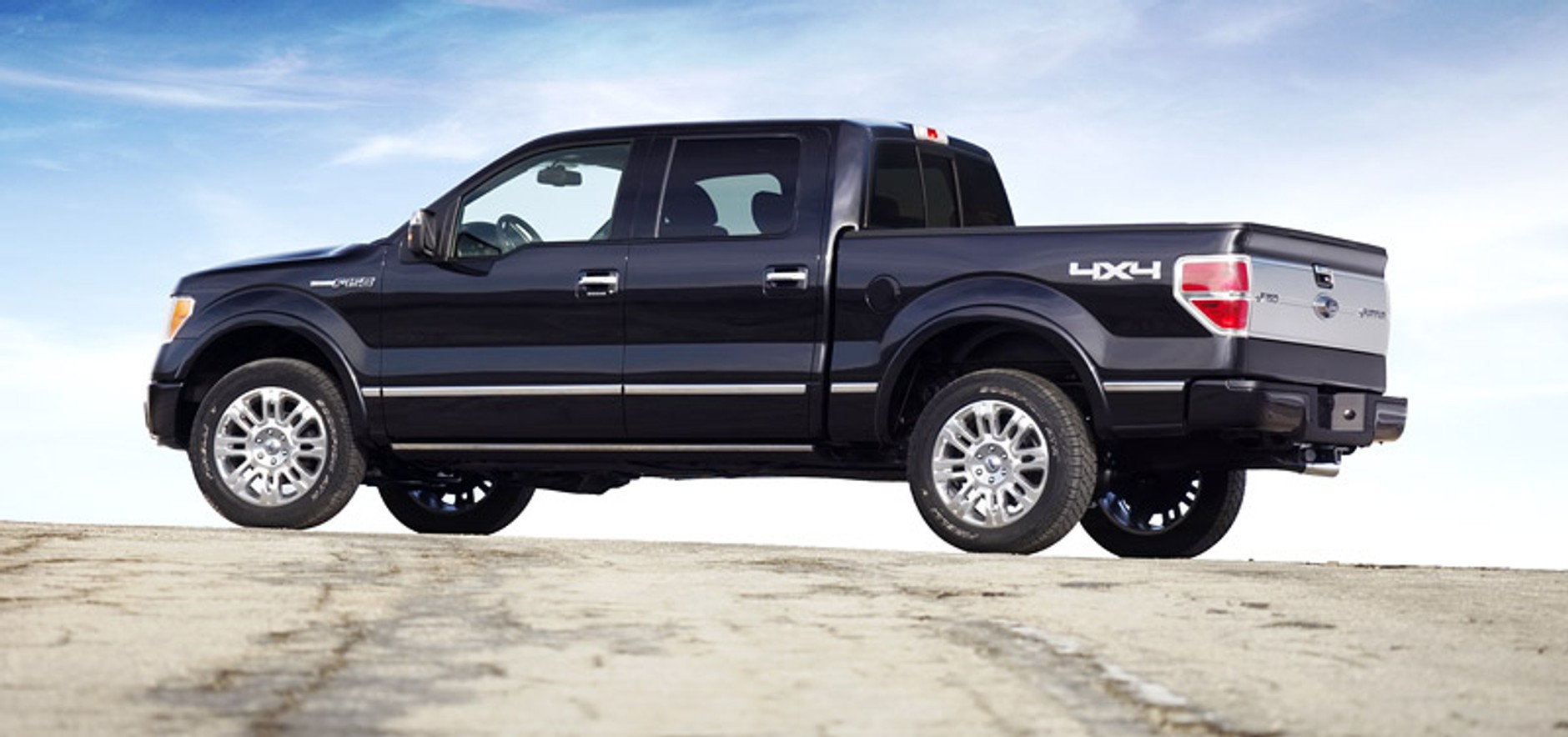 Ford F-150: legendarny pickup z nową twarzą (+ wideo)