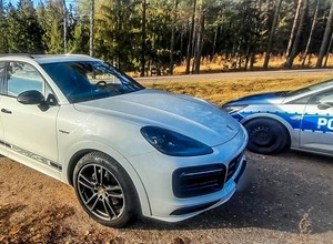 Policjanci mieli nosa. Szwedzkie Porsche warte ponad 500 tys. zł odzyskane