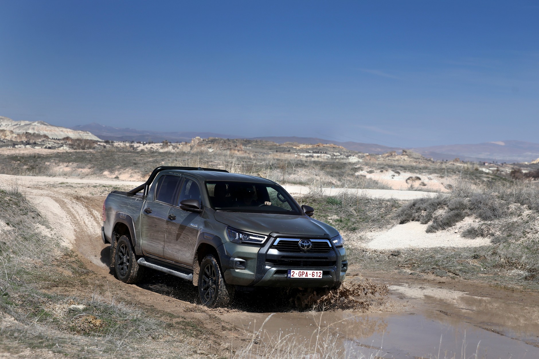 Toyota Hilux Hybrid 48V
