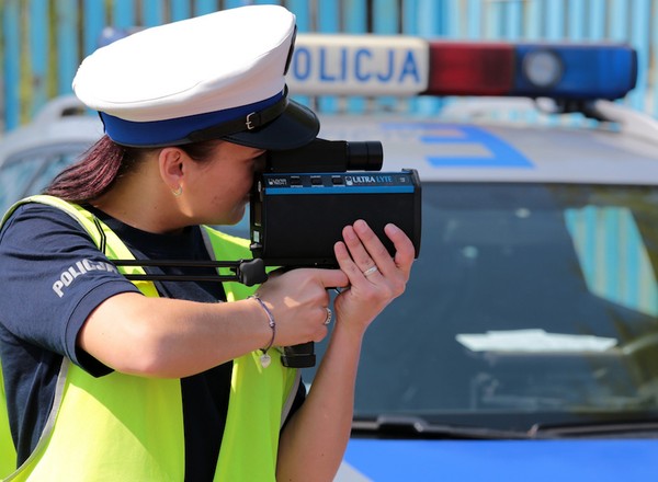 Większe prawa dla pieszych i odbieranie prawa jazdy za +50 km/h poza miastem