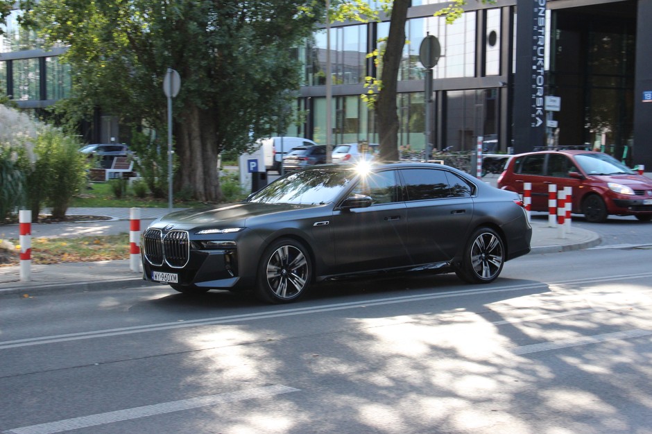 BMW M760e xDrive