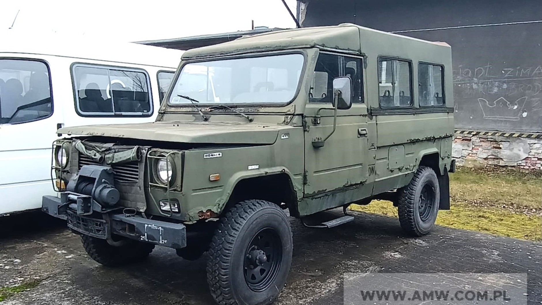 Honker wystawiony na sprzedaż przez AMW