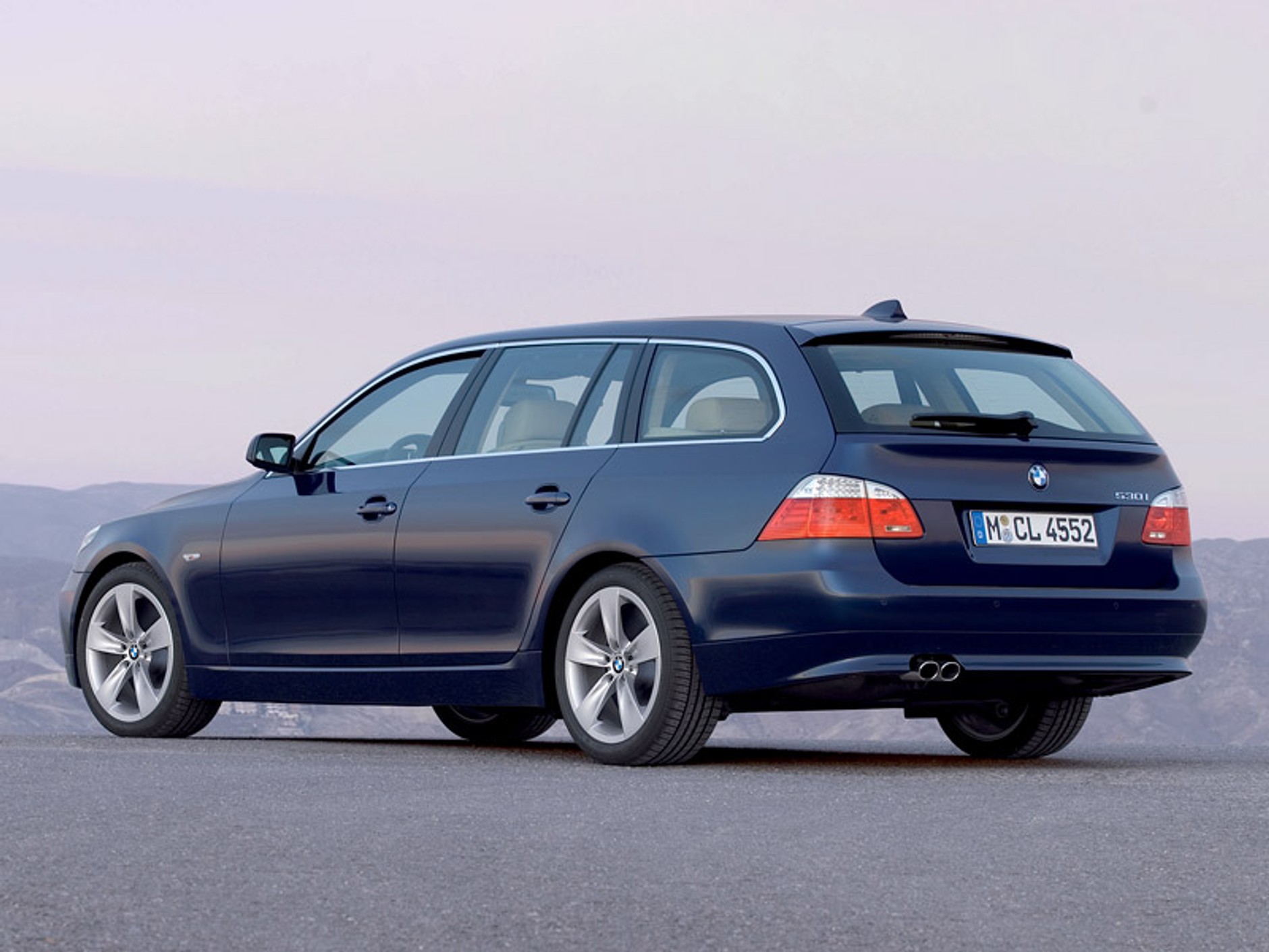 BMW: 5 mln pięciu generacji serii 5