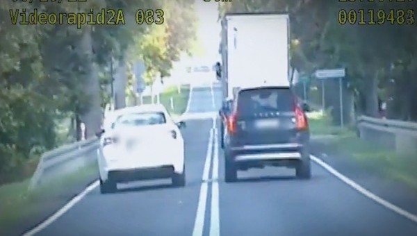 Kierowca Maserati w kilkanaście sekund uzbierał 24 punkty karne [WIDEO]