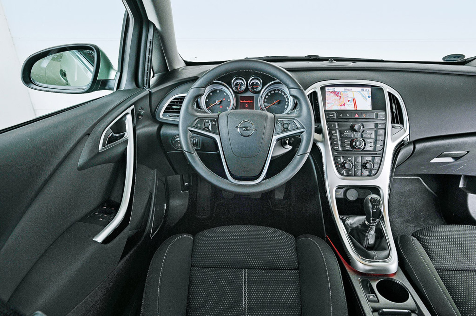 Rodzinne oszczędzanie: sprawdzamy które kompaktowe kombi warto kupić