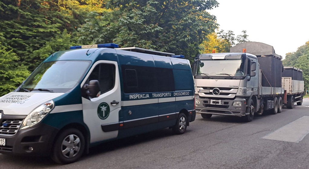 Szambo, piwnica i schody doprowadziły do przekroczenia masy pojazdu