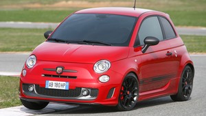 Alfa Romeo 4C i Abarth 595 hitami za 30 lat