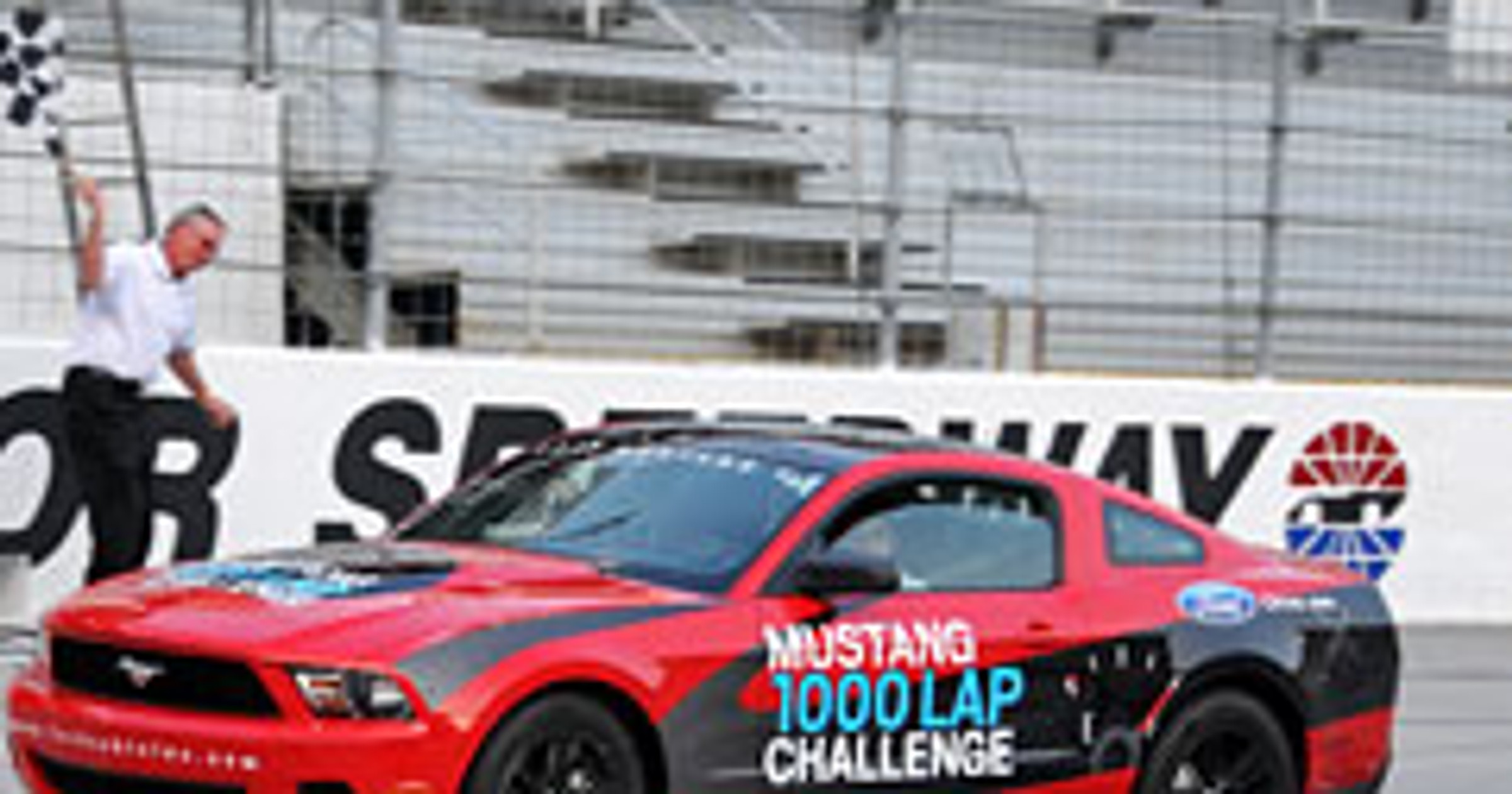 Ile kilometrów pokona Ford Mustang na jednym zbiorniku?