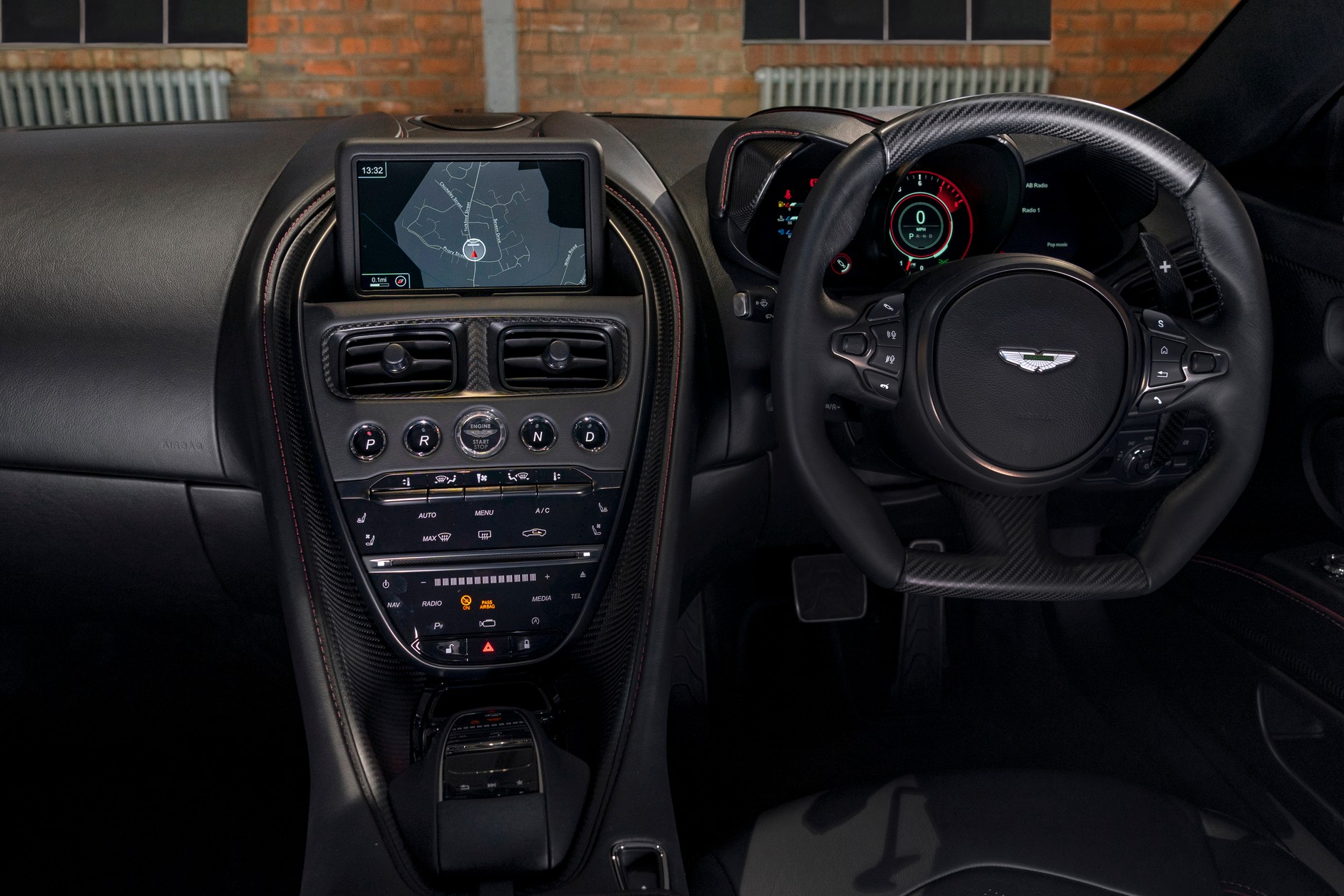 Aston Martin na aukcji z okazji 60-lecia Jamesa Bonda