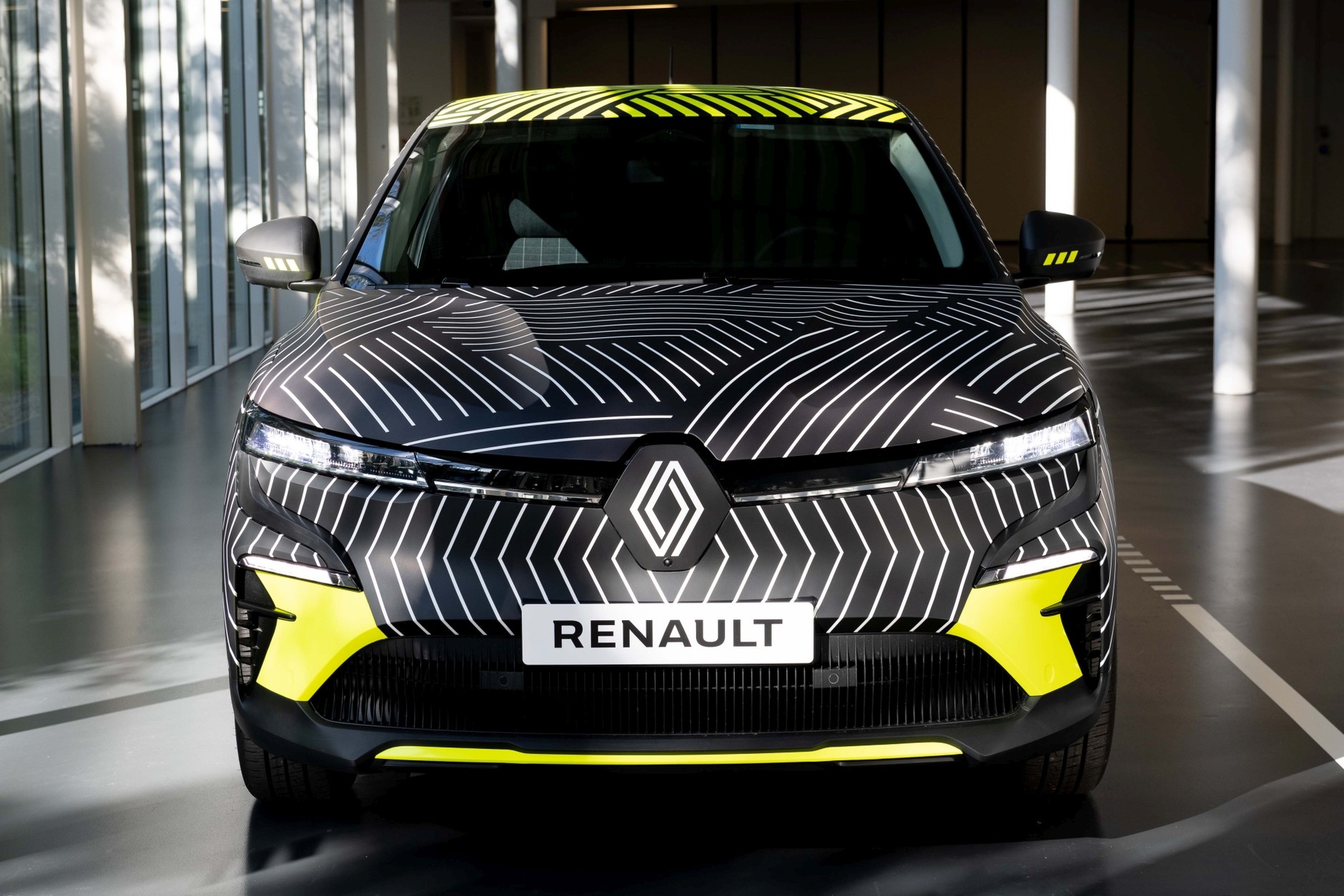 Renault Megane E-Tech Electric - egzemplarz przedprodukcyjny