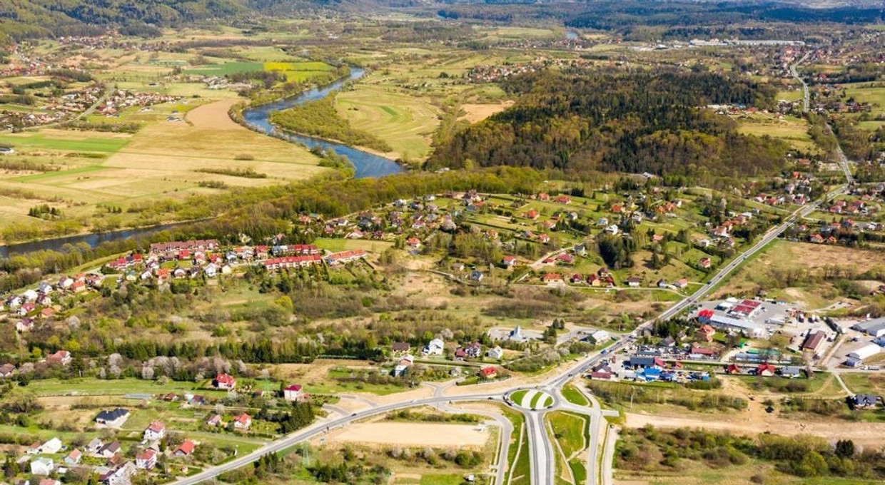 Druga część obwodnicy Sanoka w realizacji. W jej skład wejdzie nowy most nad Sanem