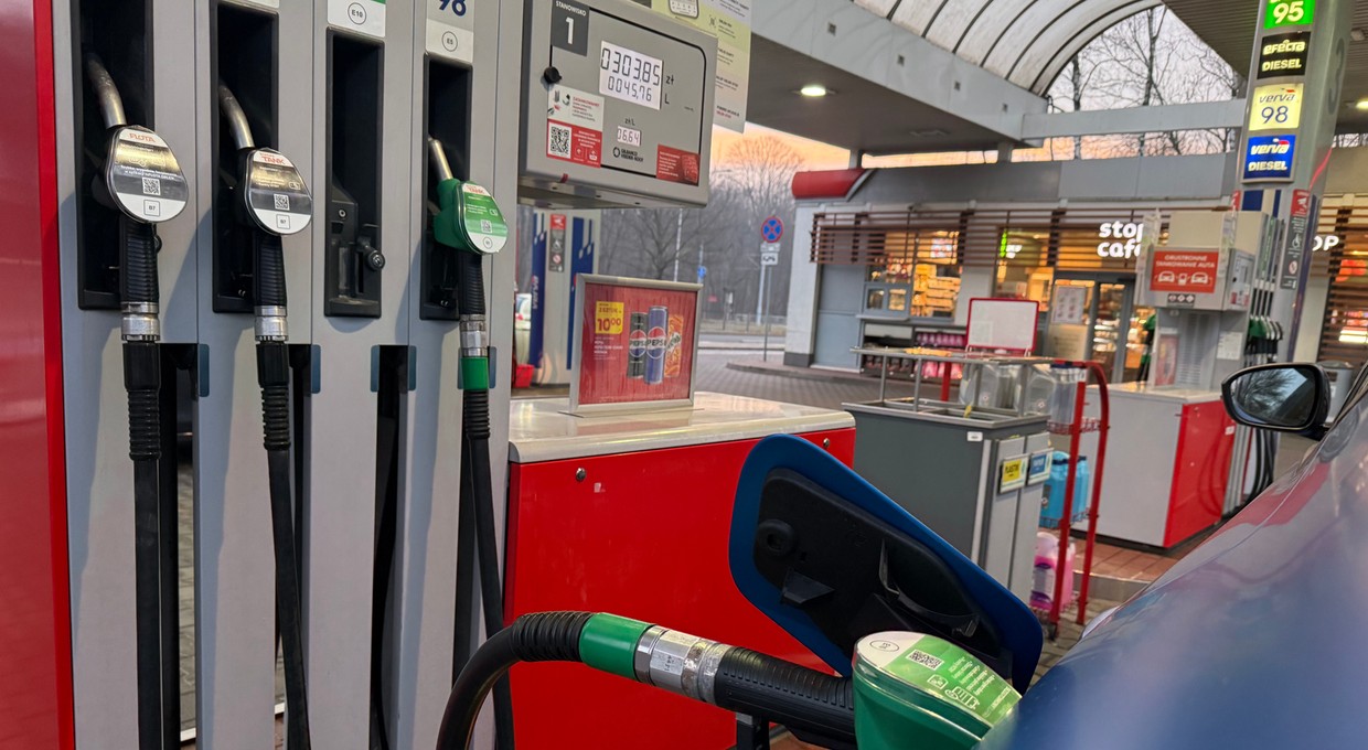 Benzyna za 10 zł za litr, diesel jeszcze droższy. Tak będzie na stacjach przez unijny ETS-2. Serio?