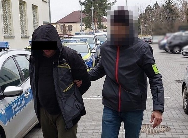 Usłyszał klakson i sięgnął po broń. Policja znalazła przy nim coś jeszcze