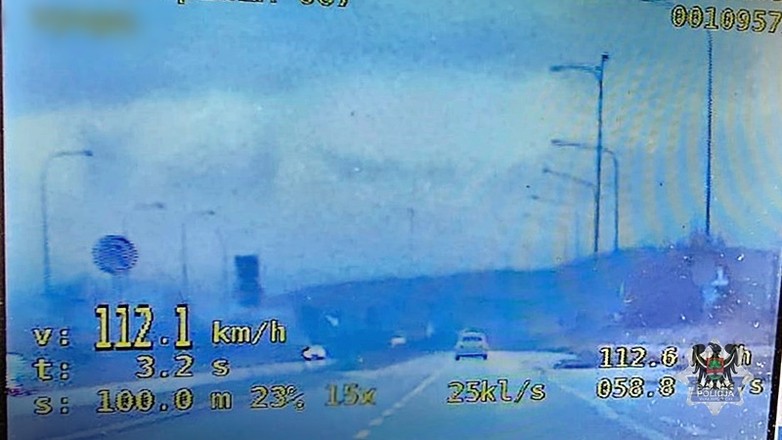 Kierowca nie spodziewał się, że z tyłu jedzie radiowóz z wideorejestratorem