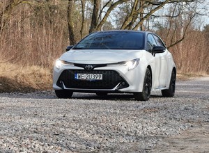 Toyota Corolla 2.0 Hybrid GR Sport - fajny hatchback do miasta