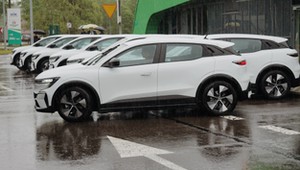 Kraków wybrał auta elektryczne. Urzędnicy nie zdecydowali się na najtańszą wersję