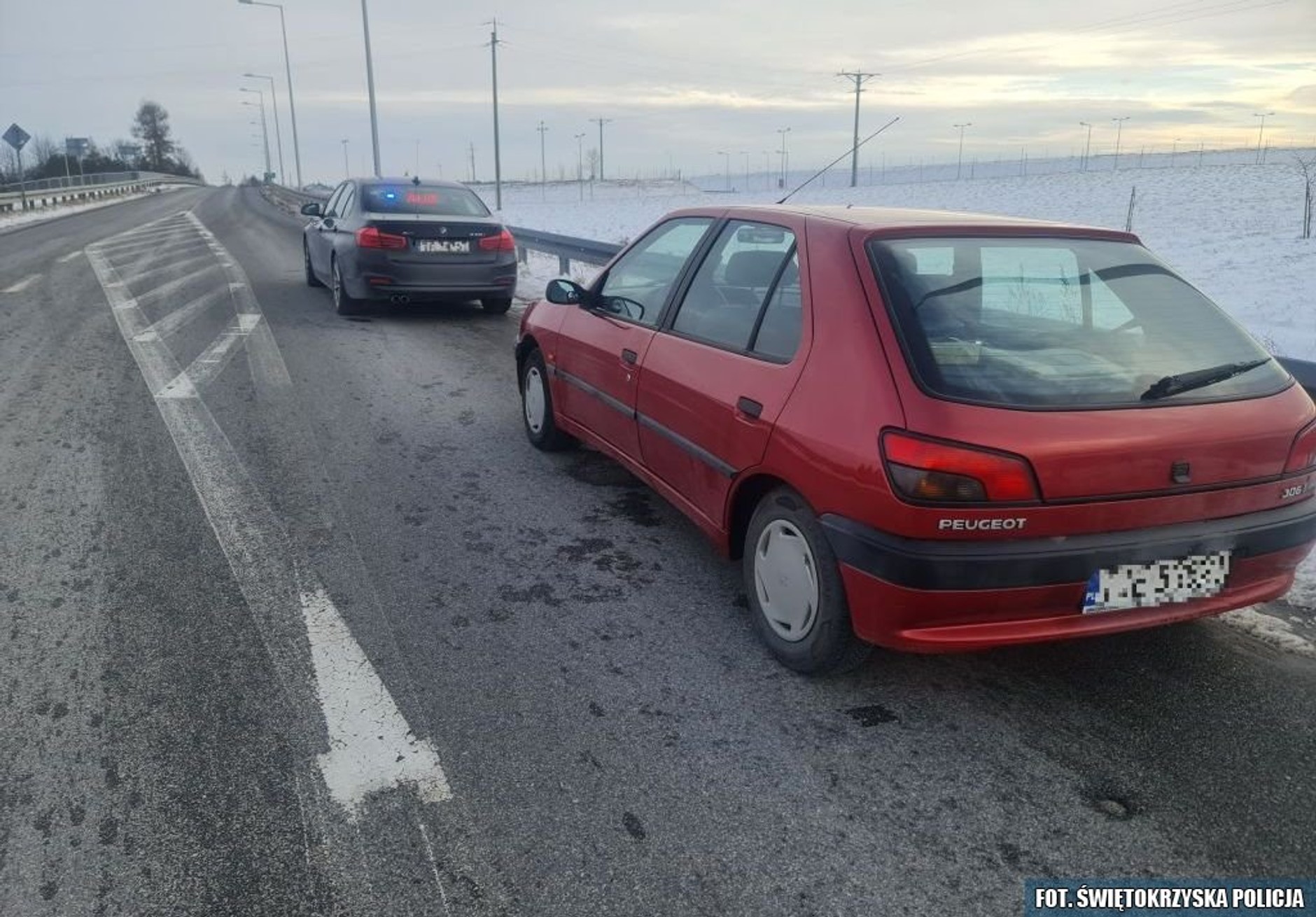 88-latek jechał na S7 pod prąd