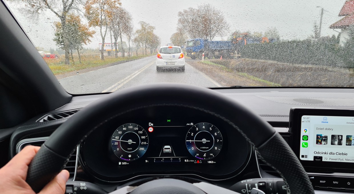 Wystarczy deszcz i auto głupieje. Tysiące samochodów ma ten problem