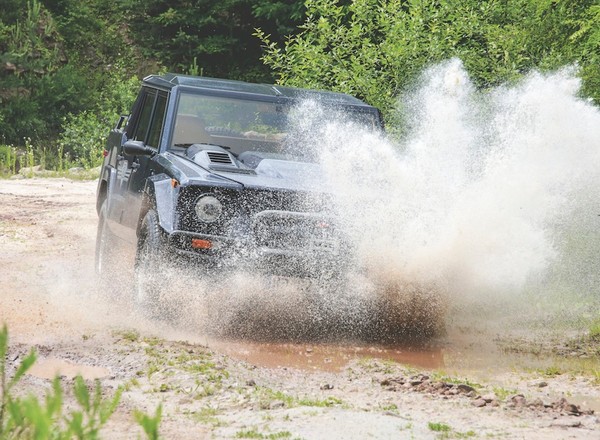 Lamborghini LM 002 - wóz dla Rambo