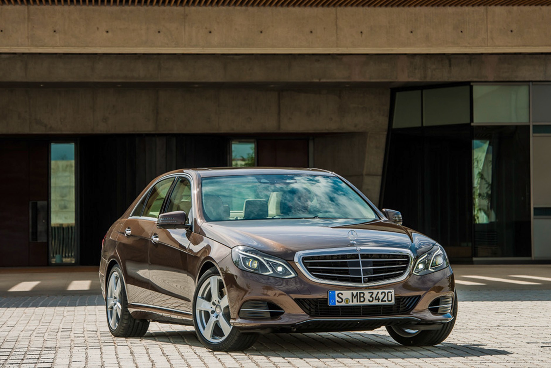 Nowy Mercedes Klasy E to aspiracje godne klasy S