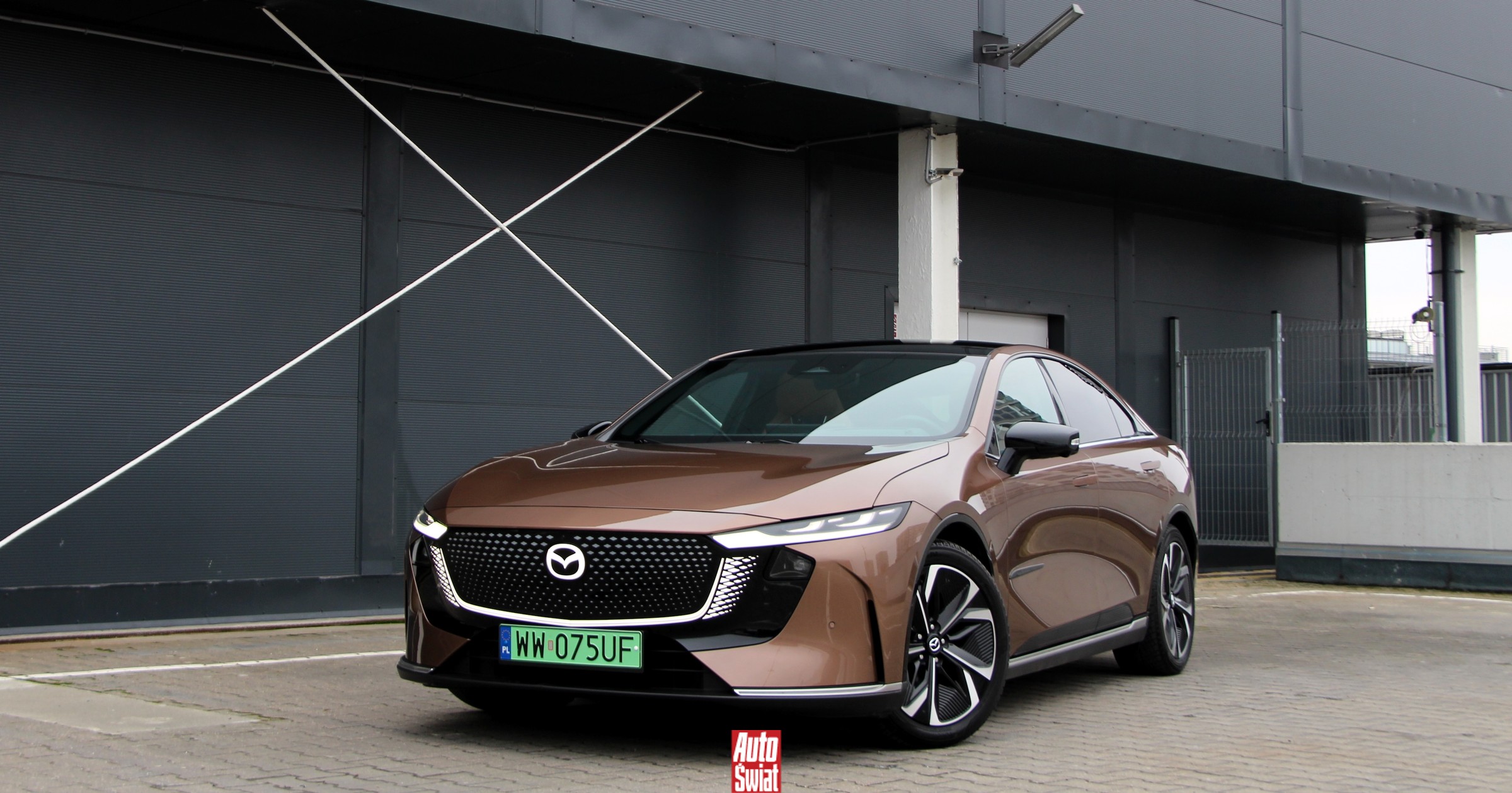 Nowa Mazda 6e – TEST. Ładna i z wnętrzem premium, ale produkowana