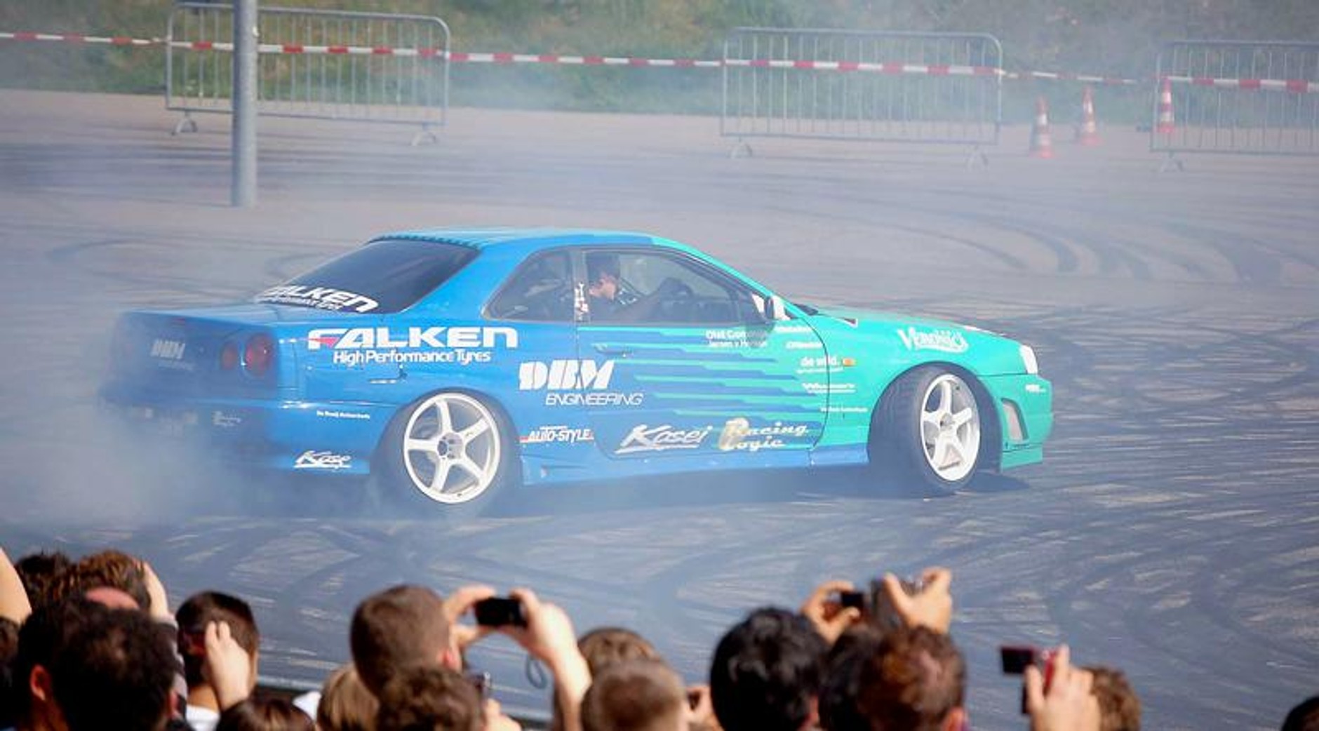 Tuning World Bodensee 2008: Golfy, drifting i dziewczyny -  fotogaleria (2)
