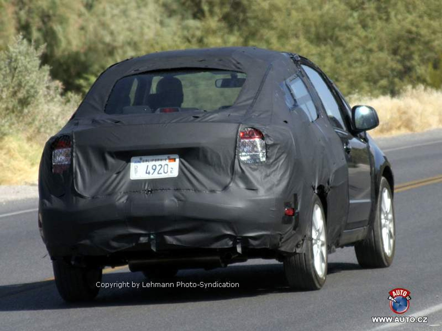 Zdjęcia szpiegowskie: Suzuki SX4 również jako sedan