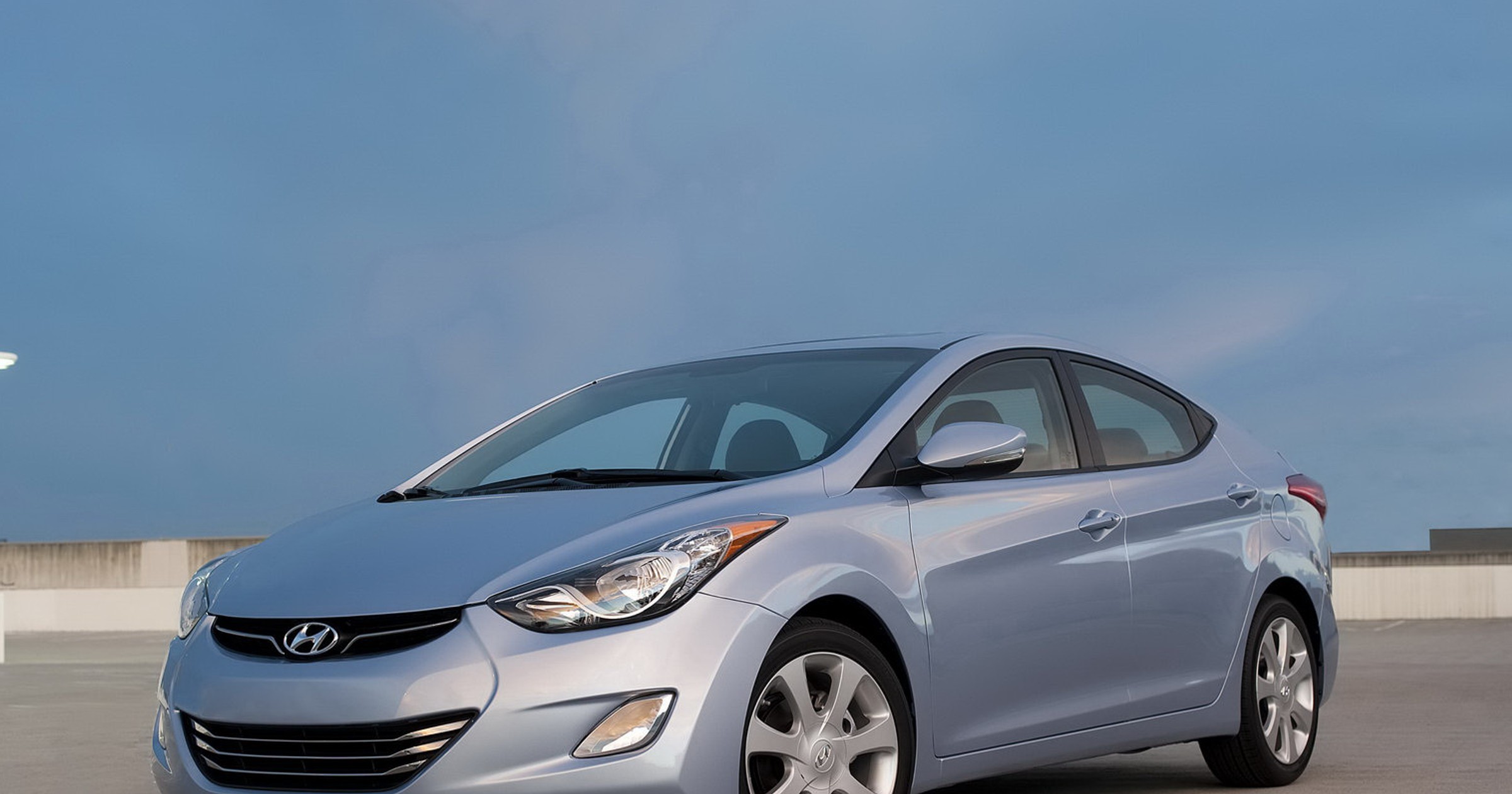 Hyundai Elantra debiutuje w Los Angeles 