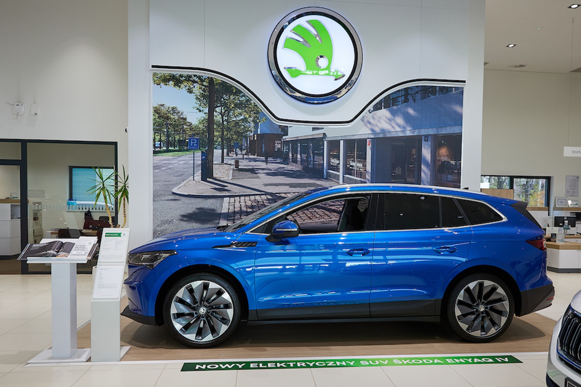 Sprawdziliśmy, jak dilerzy sprzedają auta elektryczne