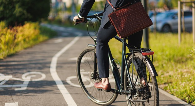 Zakaz wjazdu rowerów i hulajnóg elektrycznych. Wypatrujcie tego znaku drogowego