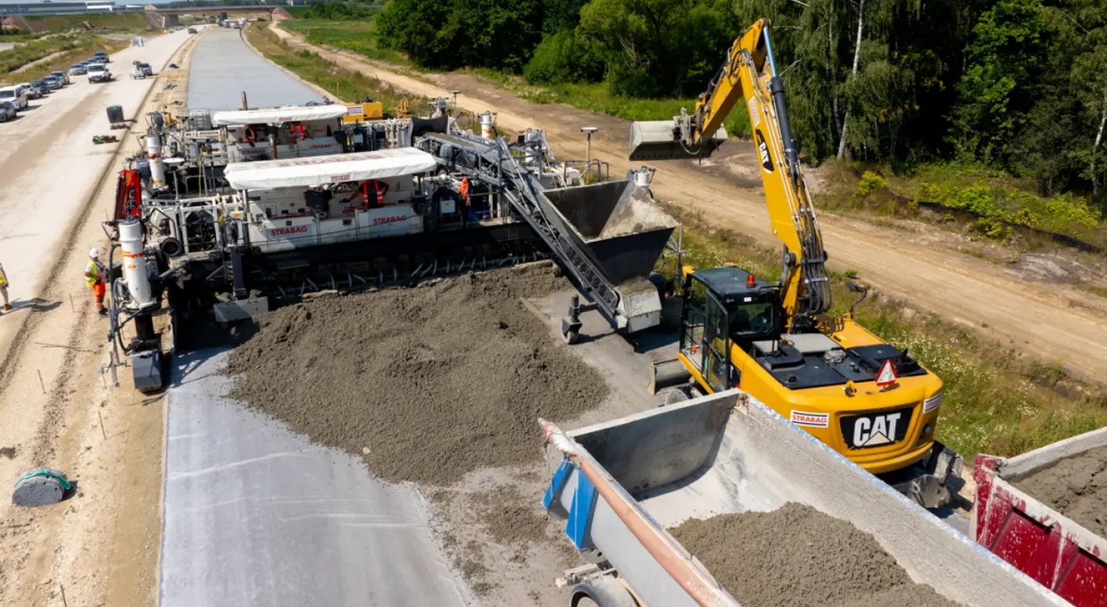 Nowa technologia na autostradzie A2. Polska testuje niskoemisyjne drogi betonowe