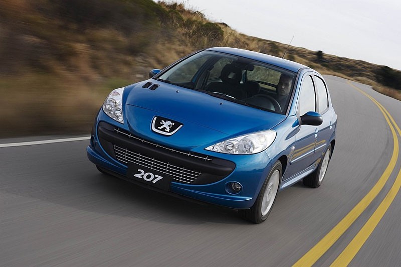 Peugeot 207 Compact robi karierę