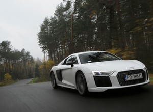 Bestia z laserami – test Audi R8 V10 plus