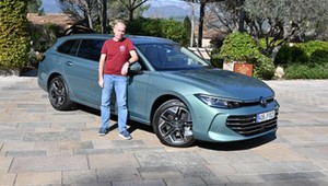 Jeździłem nowym Passatem w "tedeiku". Volkswagen zapowiada niemal rewolucję, a jak jest w rzeczywistości?