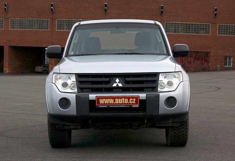 Mitsubishi Pajero 3.2 DI-D SWB – zwinna jaszczurka