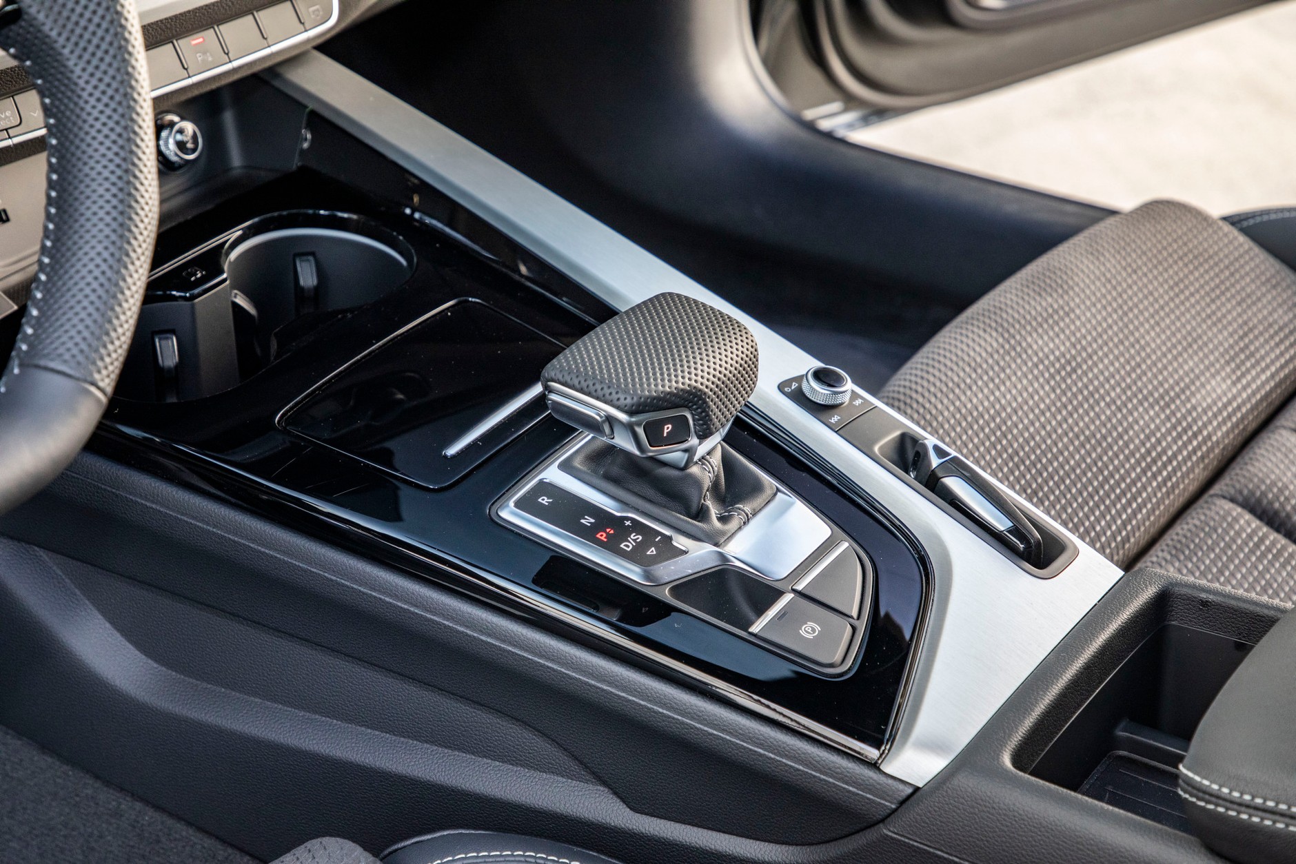 Audi A4 Avant S line 45 TFSI quattro