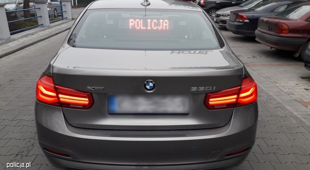 Policyjne BMW 330i xDrive w pościgu za Mercedesem CLK 63 AMG