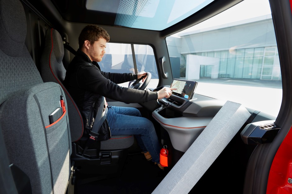 Renault EZ-FLEX, czy tak będą wyglądać dostawczaki przyszłości?