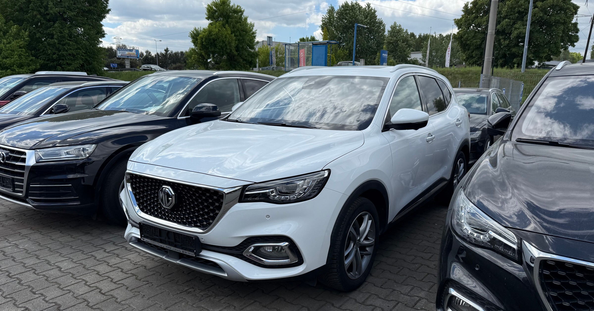 Białe MG z 2022 r. z przebiegiem 38 tys. km. Auta na rynku Europejskim są technicznie inne, niż te w Rosji czy Chinach