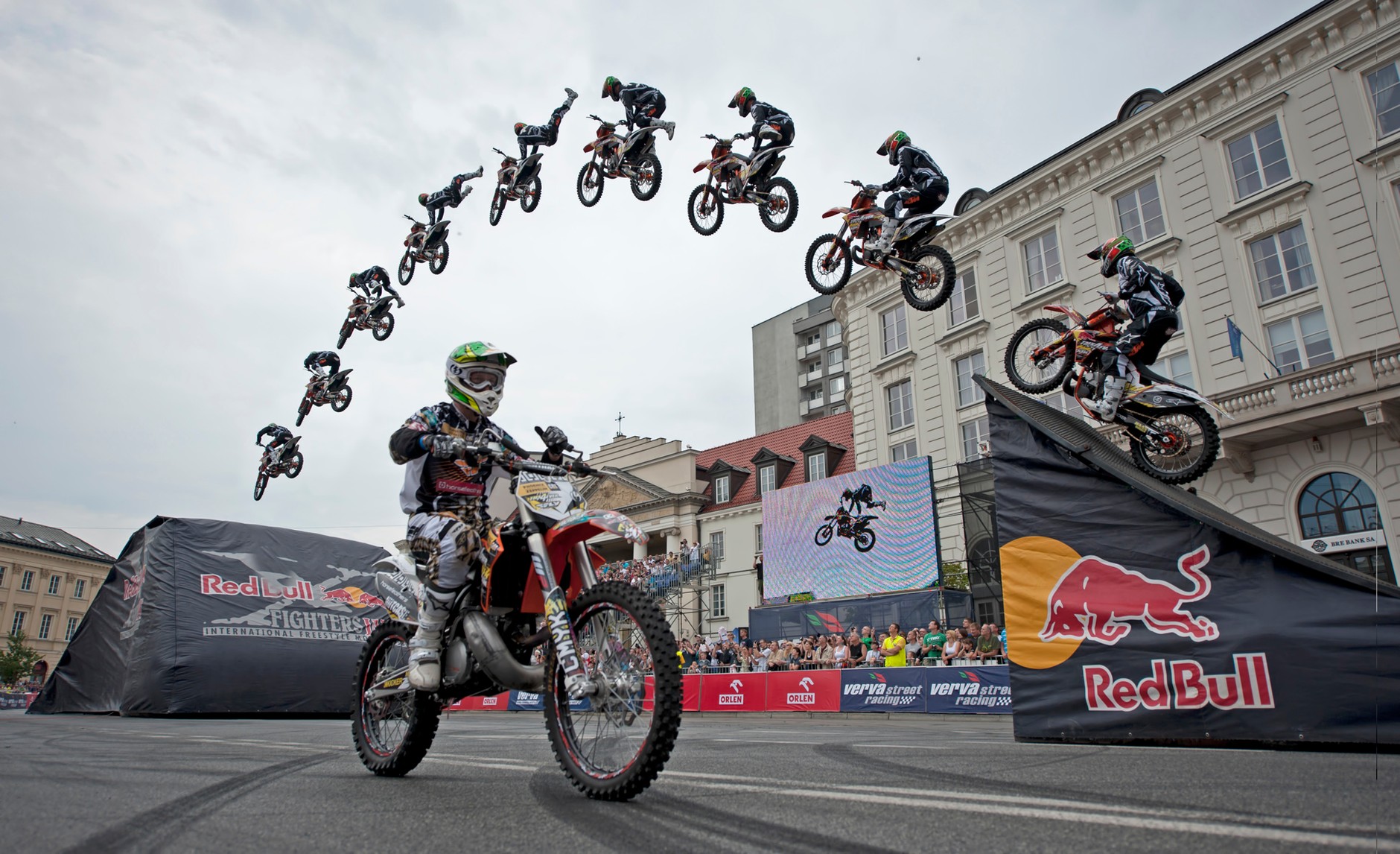 Drifting i FMX na VERVA Street Racing 2012
