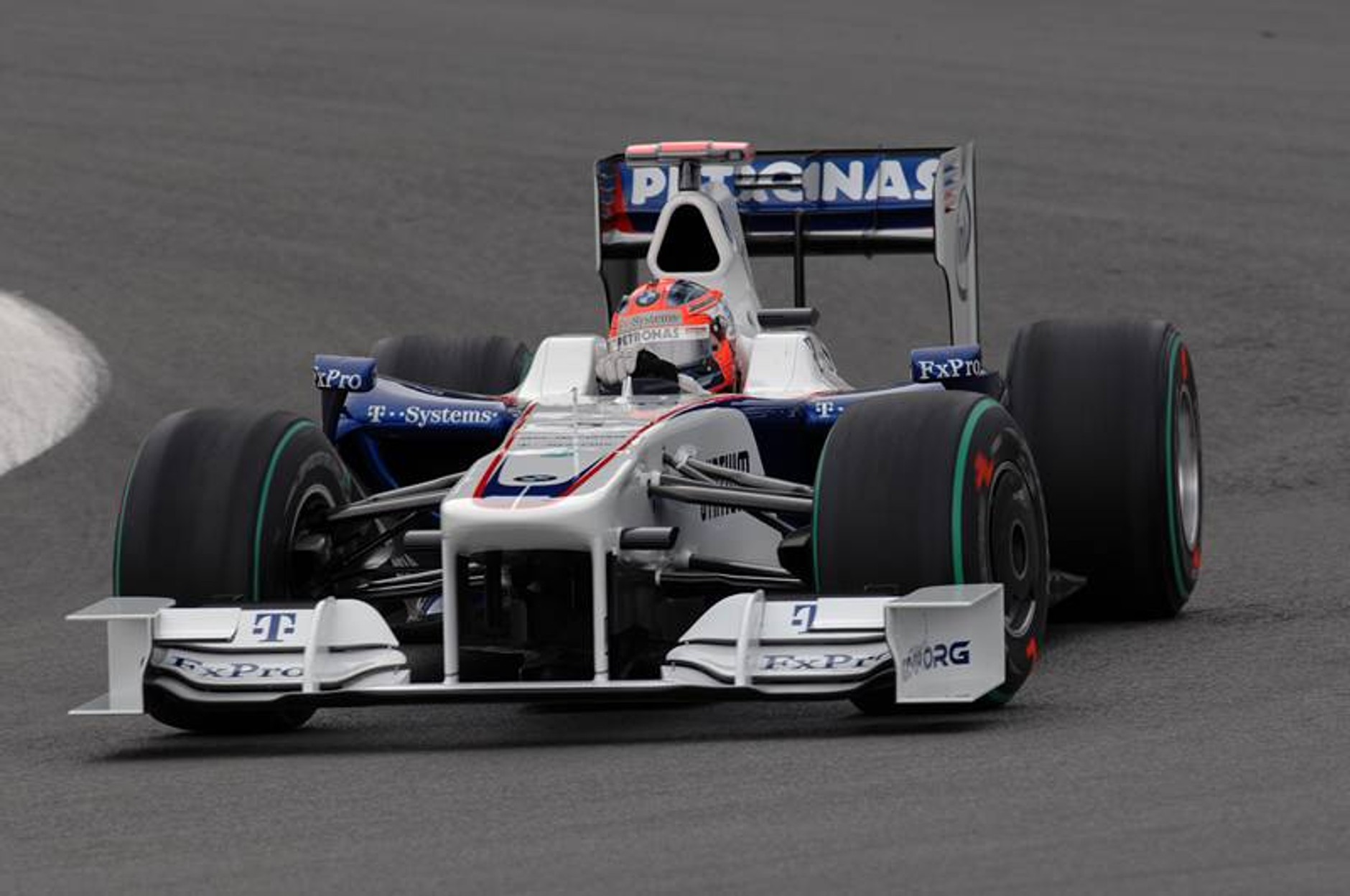 Grand Prix Niemiec 2009: rozpędzony Red Bull Racing dogania Brawn GP (fotogaleria)