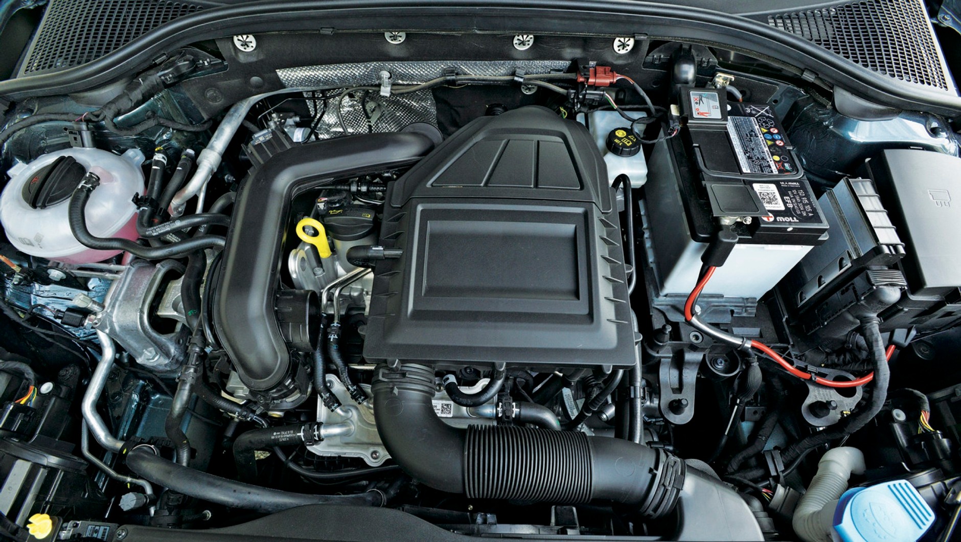 12 cylindrów... i aż 4 auta: Focus, cee'd, Astra i Octavia
