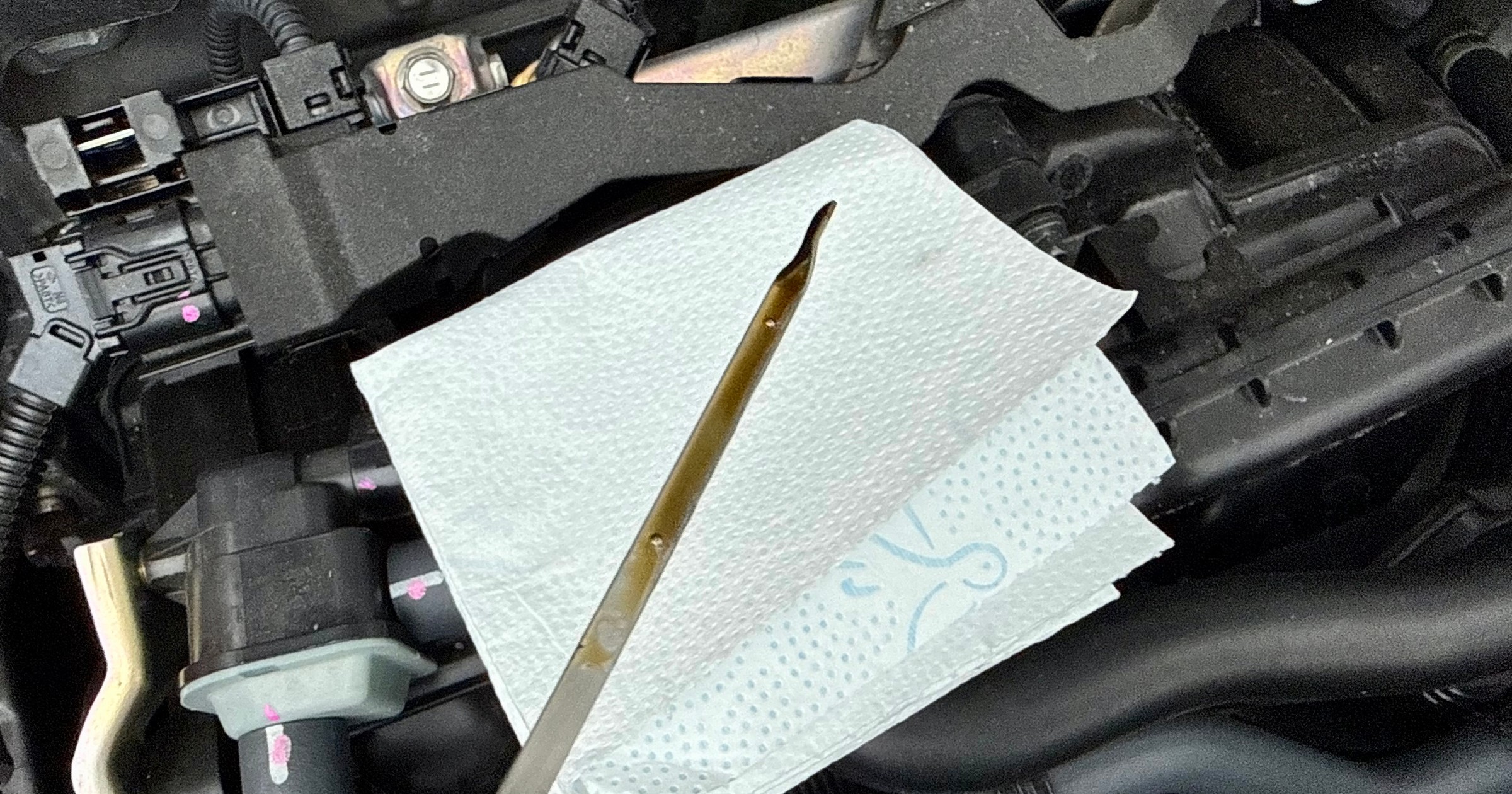 W wyniku jazdy na krótkich odcinkach może rosnąć w silniku poziom oleju. To grozi nawet zniszczeniem silnika